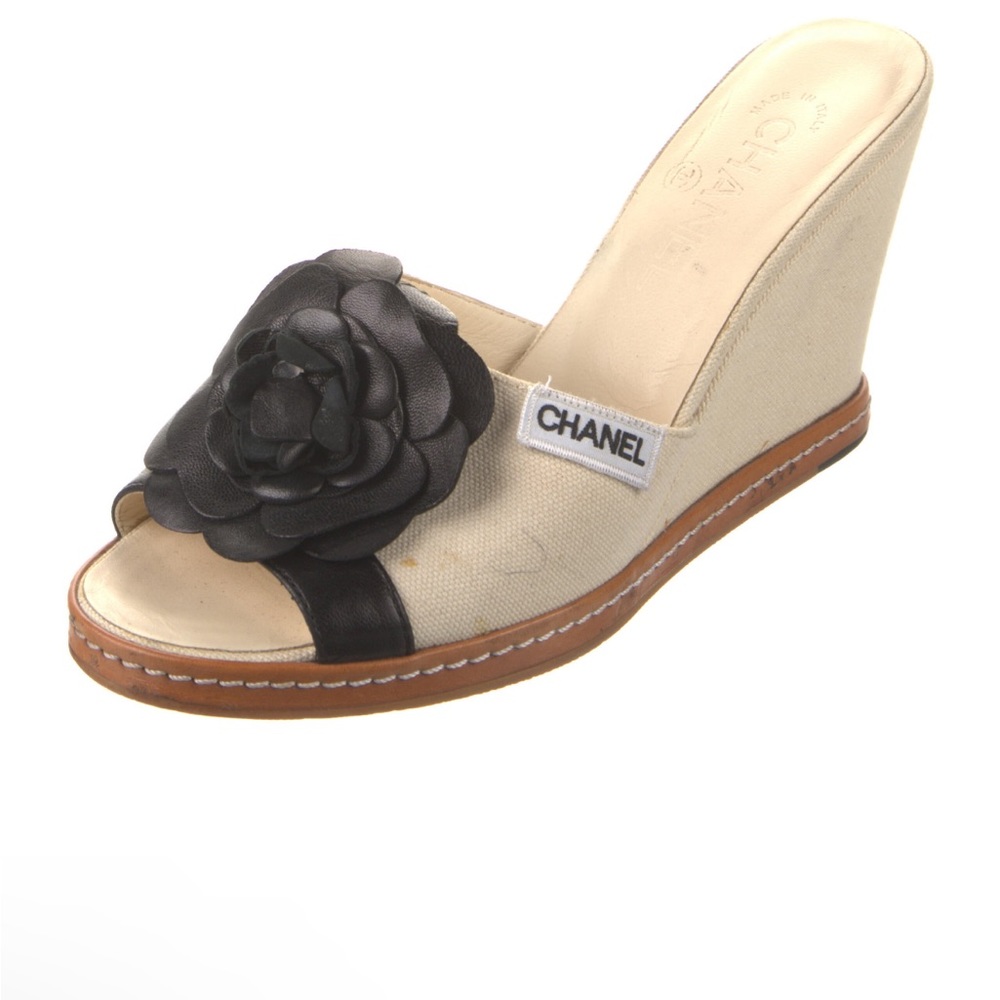CHANEL wedges camellia slides NWOT